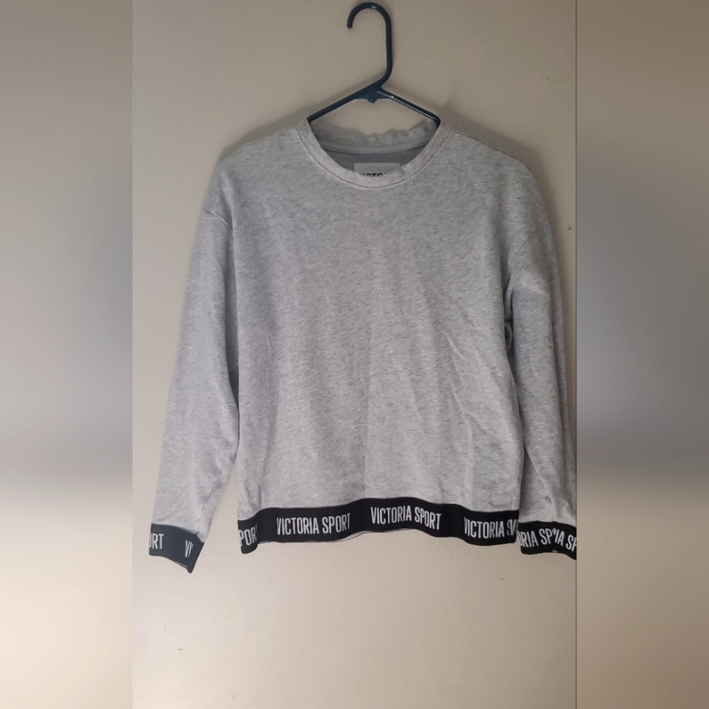 Victoria Sport sweatshirt sz XS